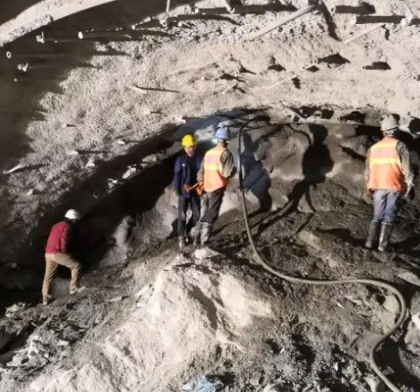 乐安拱顶带模注浆料的施工流程及注意事项